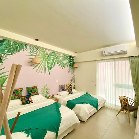 Red Vacation Rental Heng-ch'un Buitenkant foto