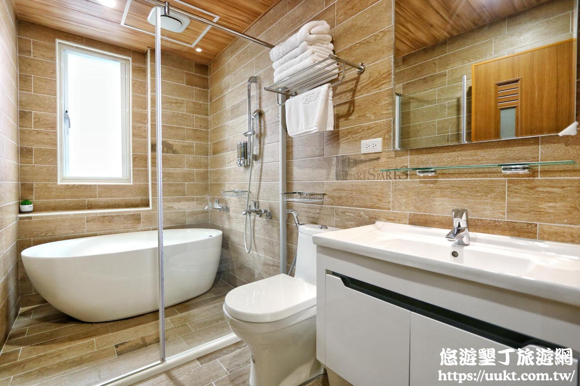 Red Vacation Rental Heng-ch'un Buitenkant foto